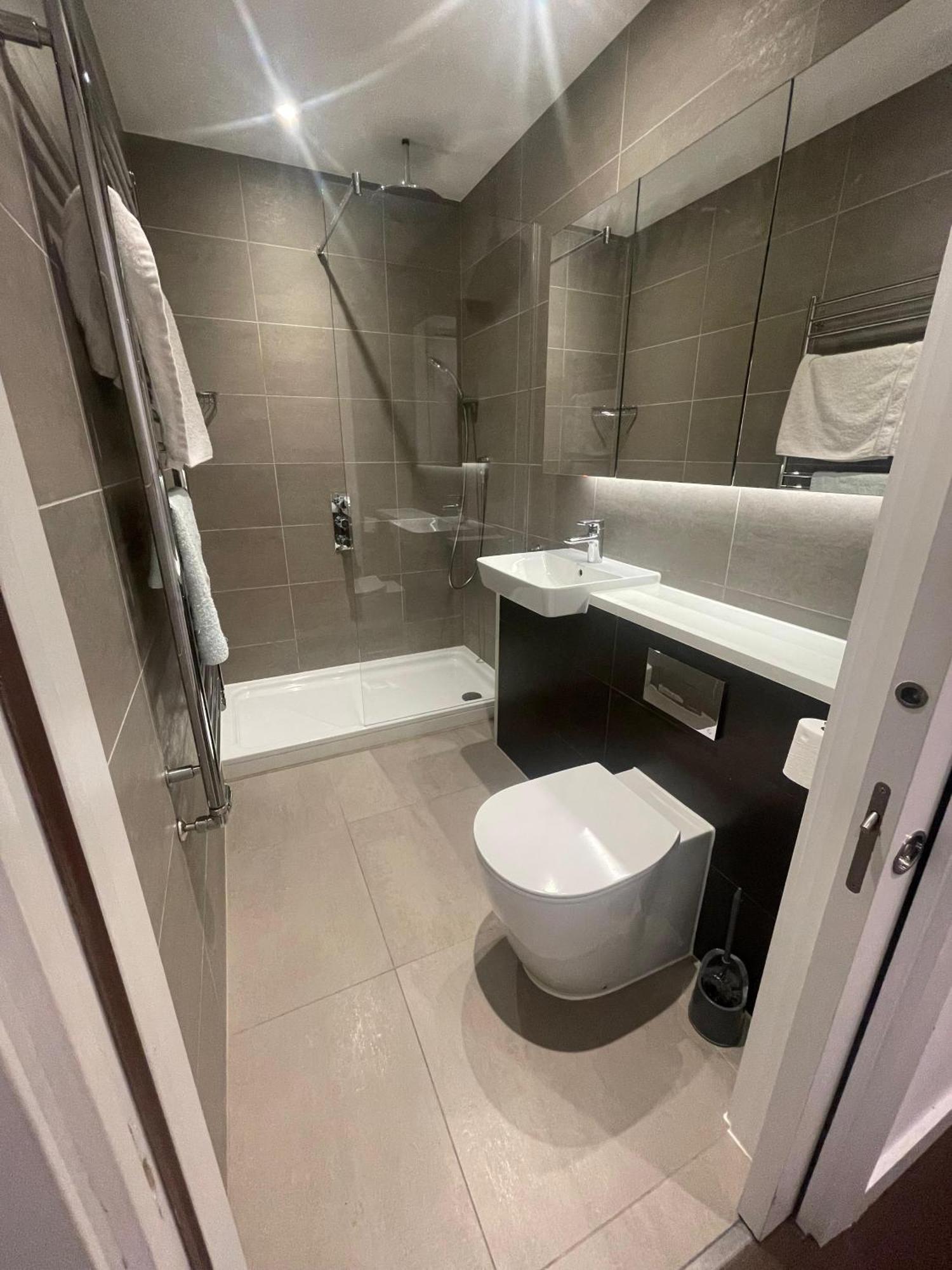 Roberts 2 Bed Apartment Лондон Екстер'єр фото